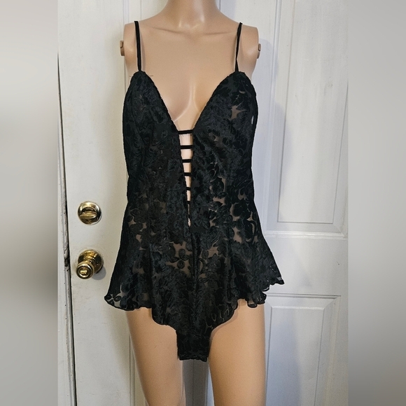 Victoria's Secret Other - Vintage VICTORIAS SECRET Gold Label Black Burnout Velvet Teddy Lingerie Romper